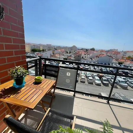 Geniessen Sie Den Balkon Mit Blick Auf Nazare